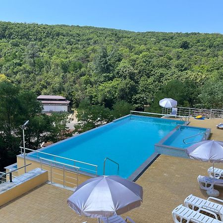 Hotel Bojur Mineralni Bani Exteriér fotografie