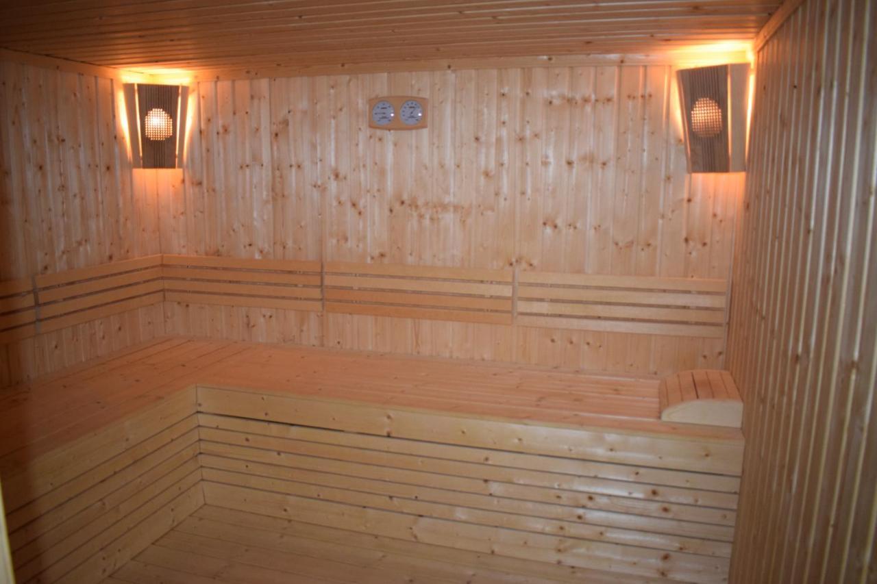 Hotel Bojur Mineralni Bani Exteriér fotografie